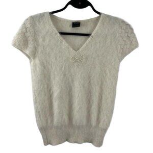 Elegant White V-Neck Sweater